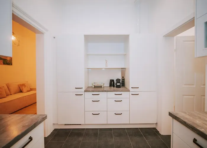 Room4art L1 Hauptbahnhof Bécs